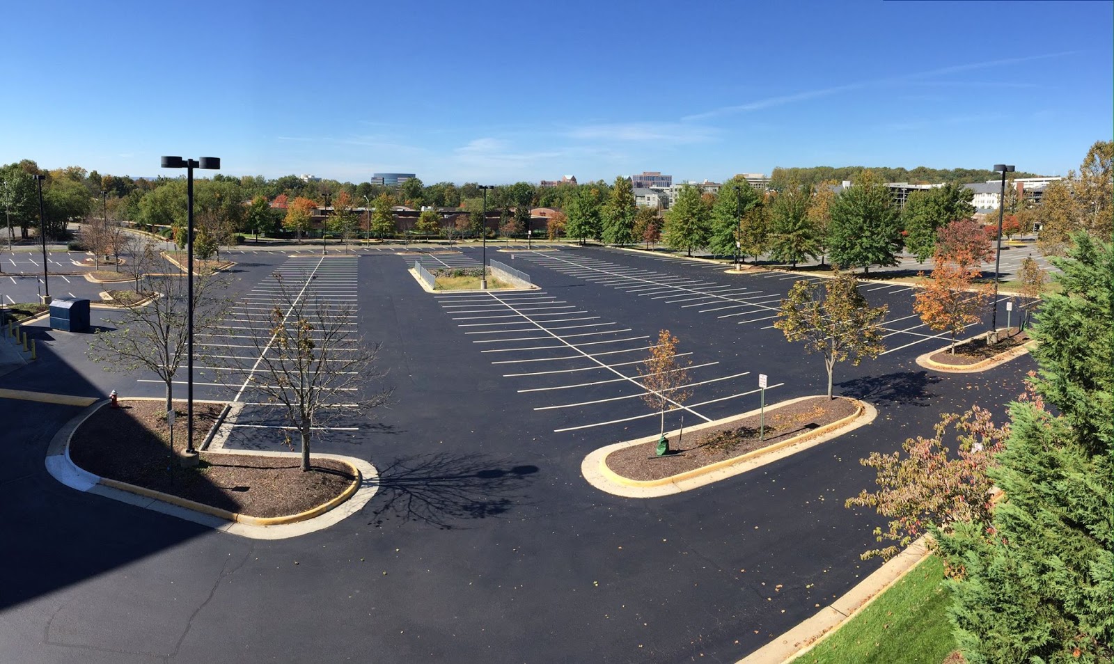 How to know when it’s time to seal your parking lot!