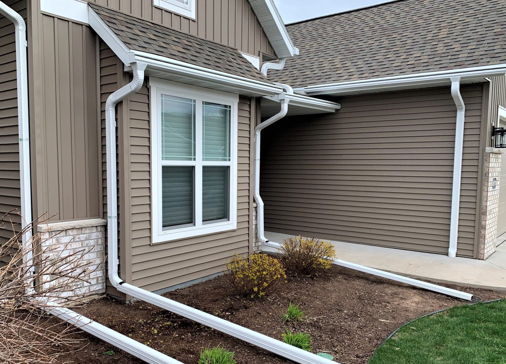 Are Seamless Gutters Better Than Regular Gutters?