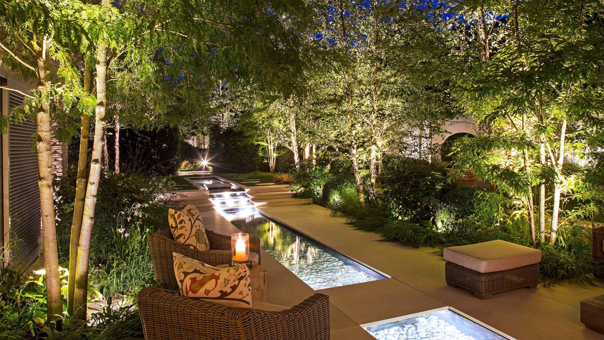 Transform Your Outdoor Space: How Lighting Can Enhance Social Gatherings