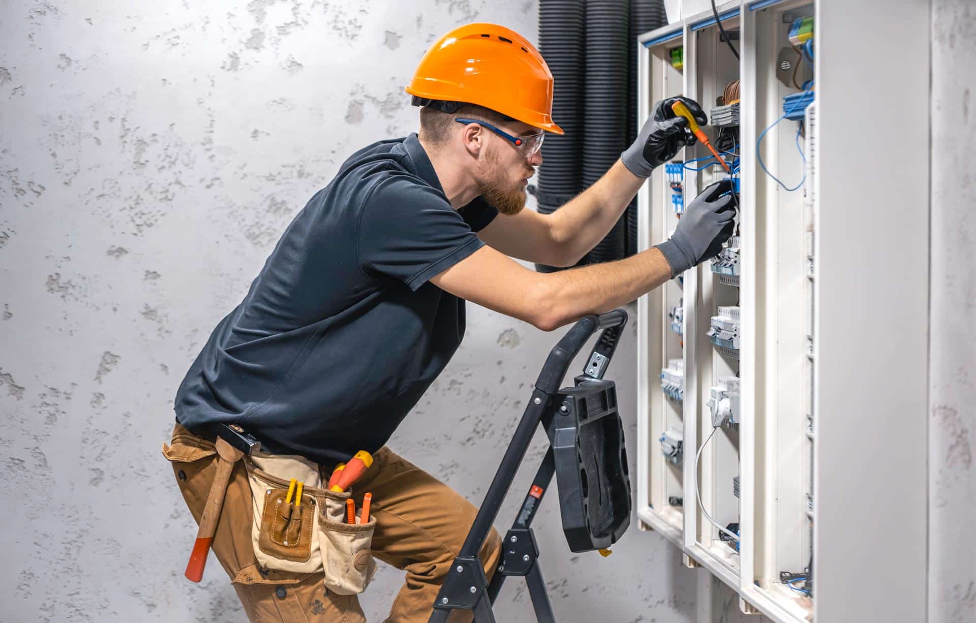 How Electricians Diagnose and Fix Power Supply Issues